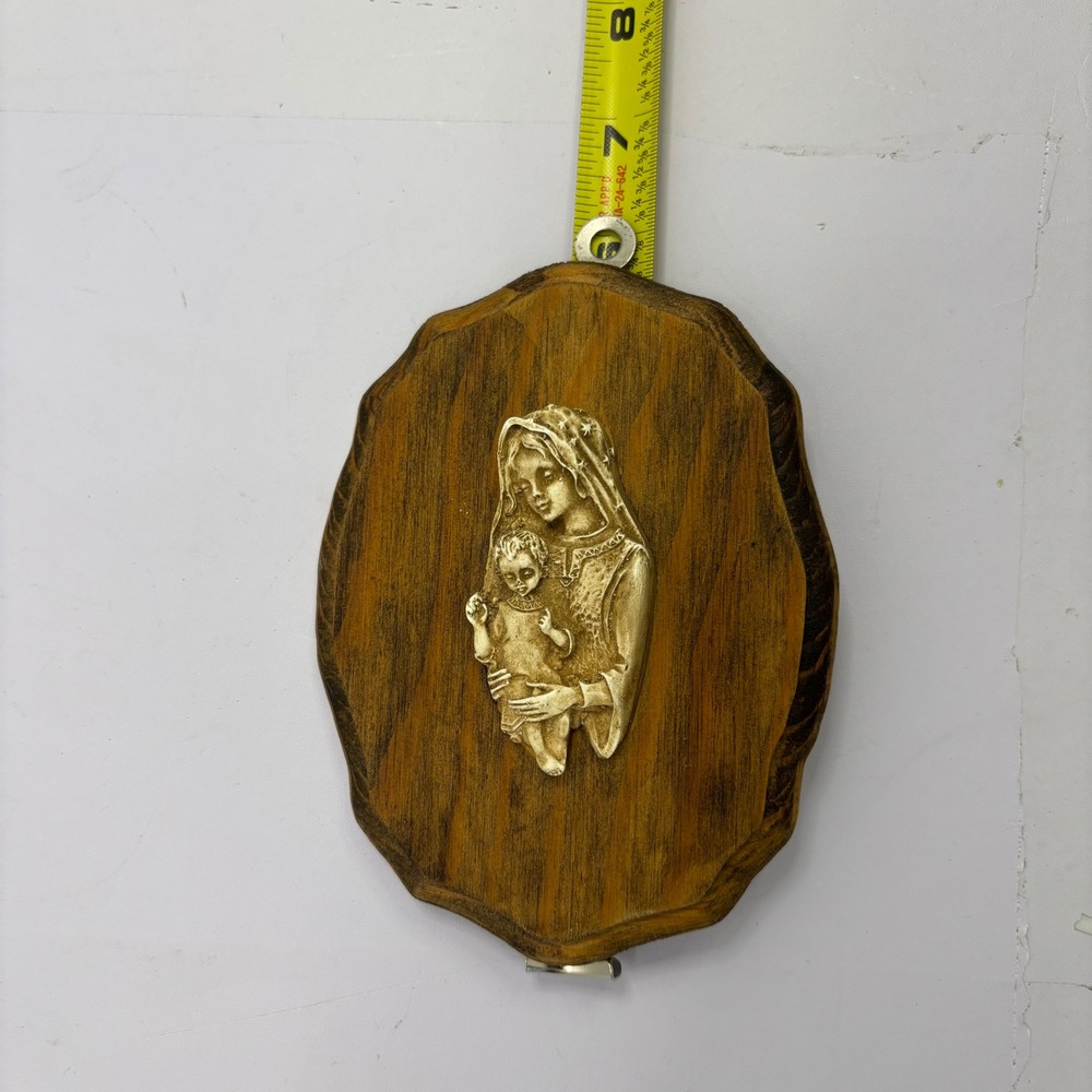 Vintage Virgin Mary and Child Jesus Wood Wall Plaque Religious Icon Relief 7in - Picture 4 of 5